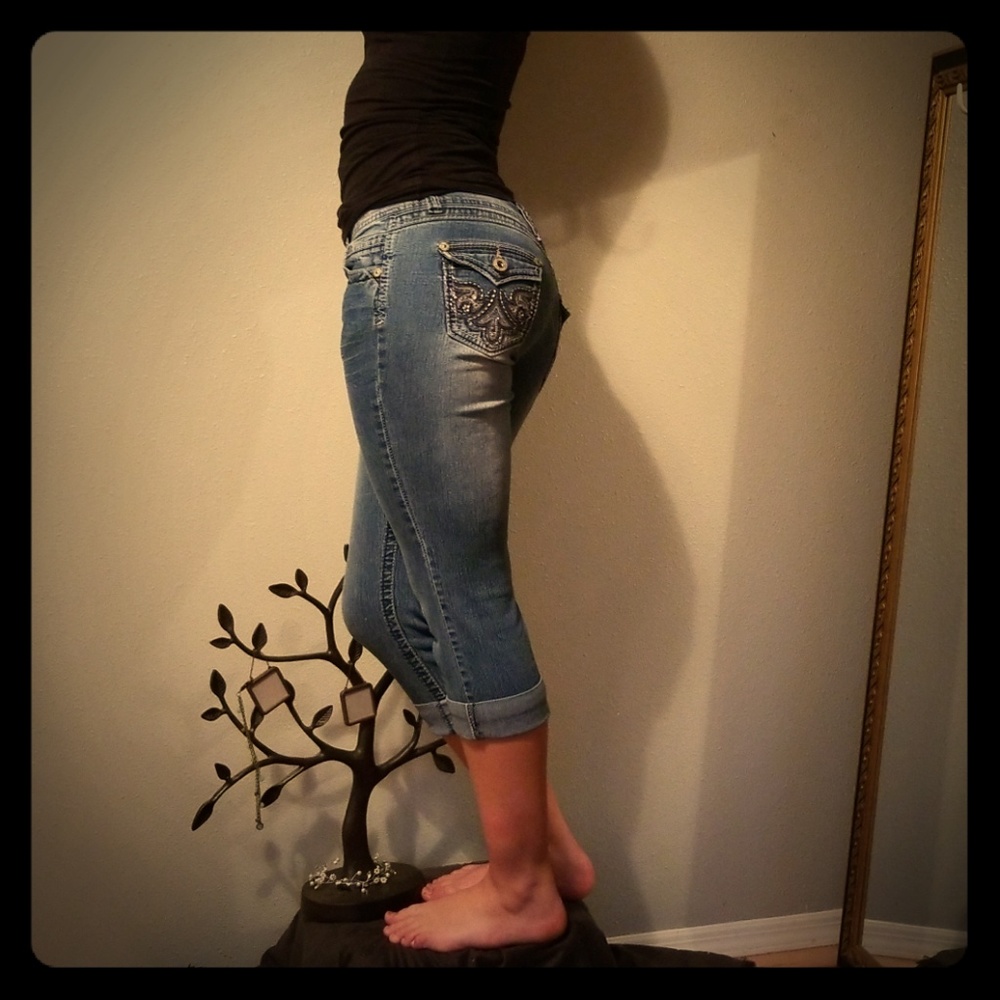 ⭐4 for $20⭐Angel's Capri Jeans